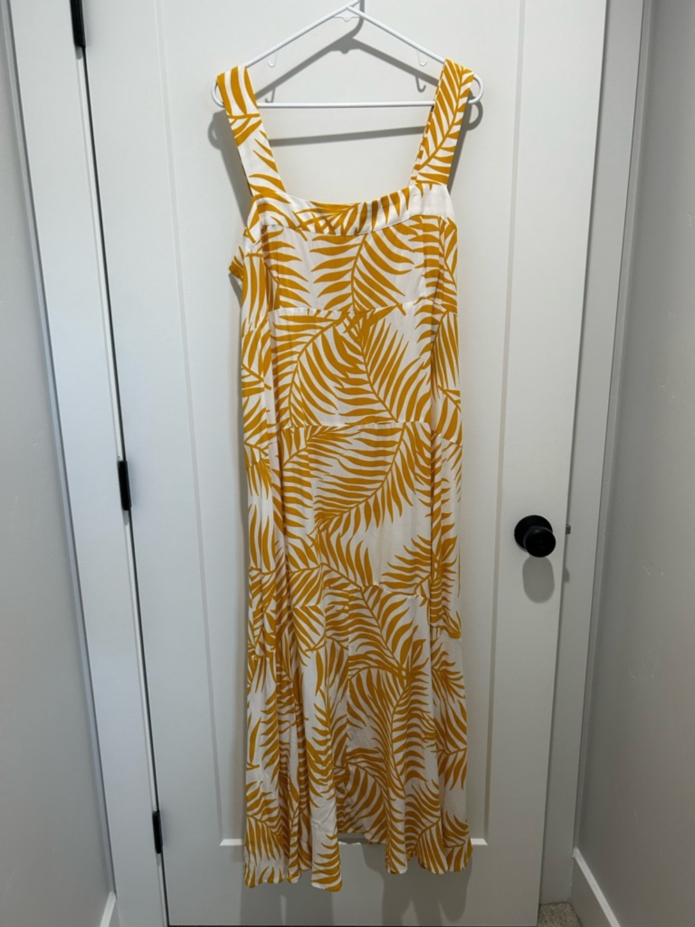 Vince Camuto White & Yellow Tropical Maxi Dress